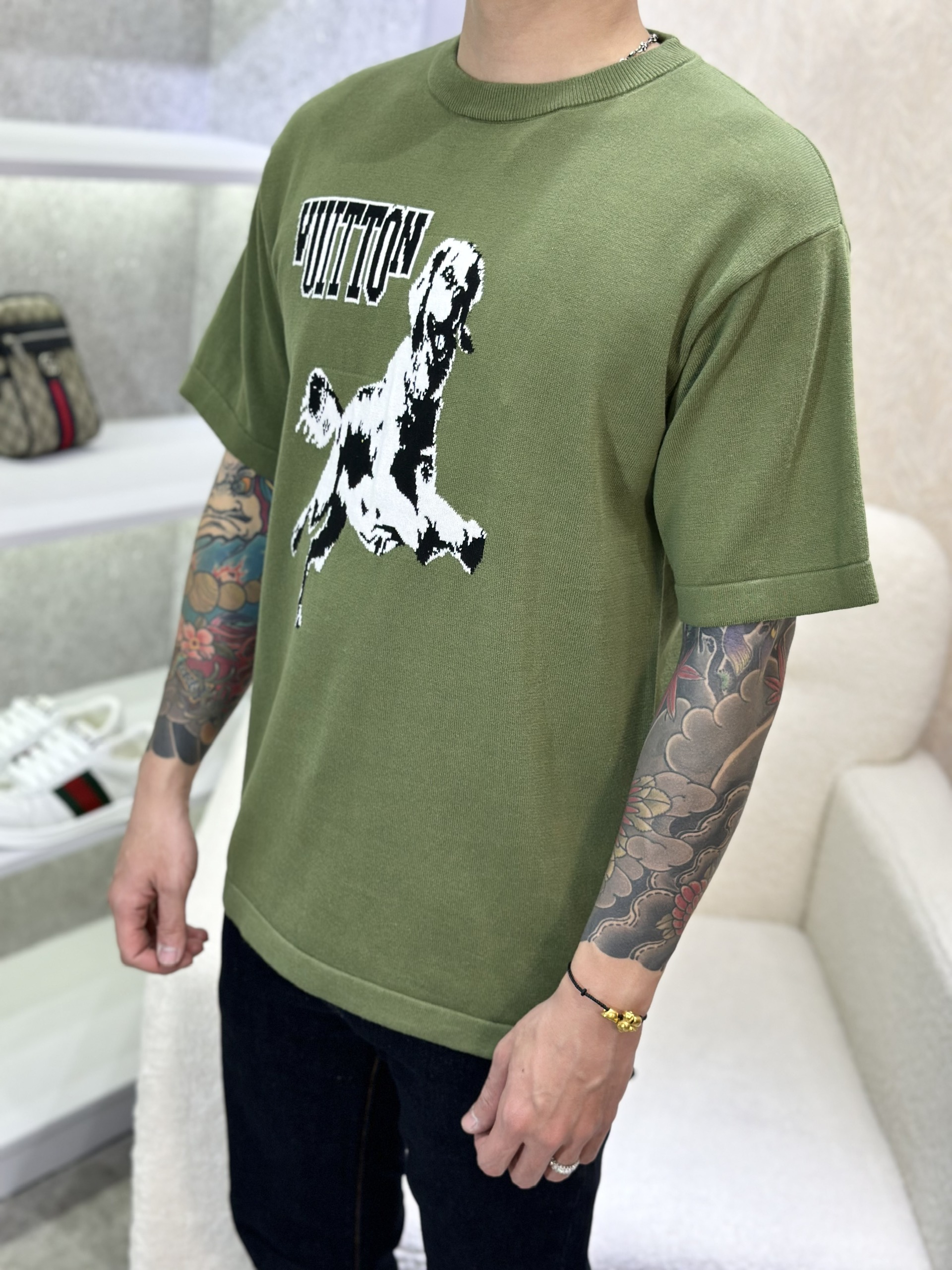 Áo phông T-shirt len Louis Vuitton LV Xanh rêu họa tiết cún Like Auth on web VTN